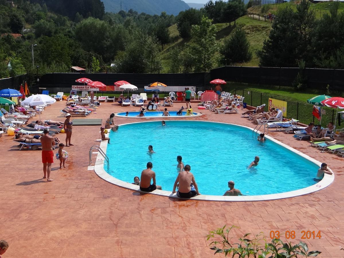 Cabana Pensiune La Brazi Vulcan  Buitenkant foto