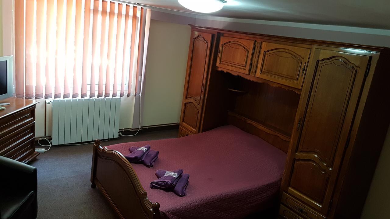 Cabana Pensiune La Brazi Vulcan  Buitenkant foto