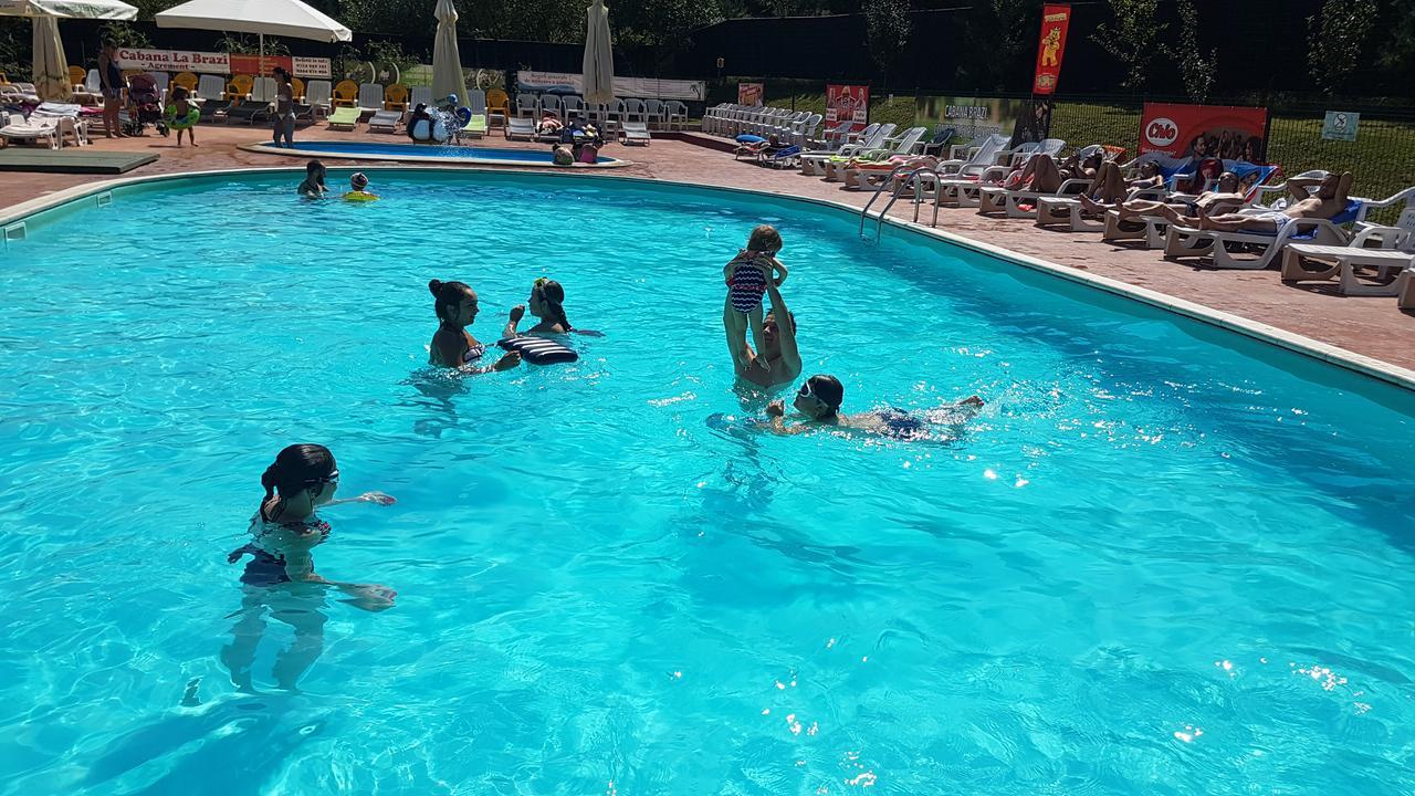 Cabana Pensiune La Brazi Vulcan  Buitenkant foto