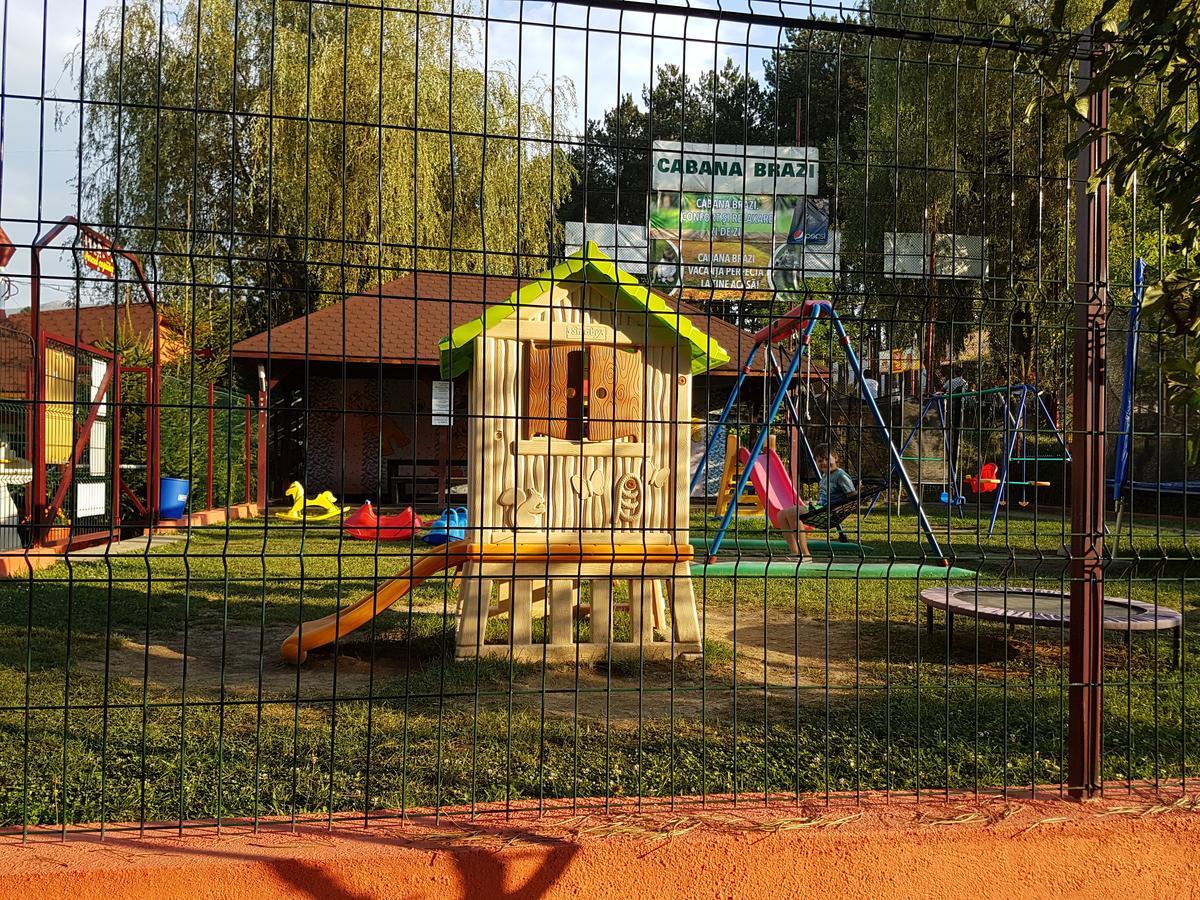 Cabana Pensiune La Brazi Vulcan  Buitenkant foto